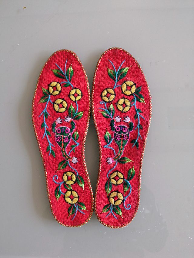 一个老人的爱心绣品（1）