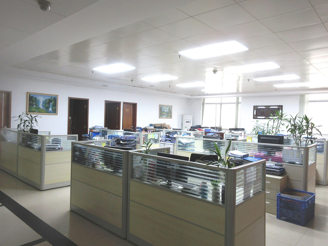 Samwag品牌致力打造简洁实用的箱包产品