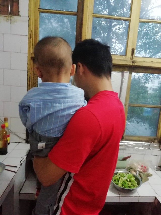 老实憨厚的丈夫,忠厚的老公