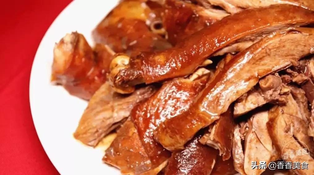 刀剁斧劈棒子夯，吃个鸡搁得住这样？