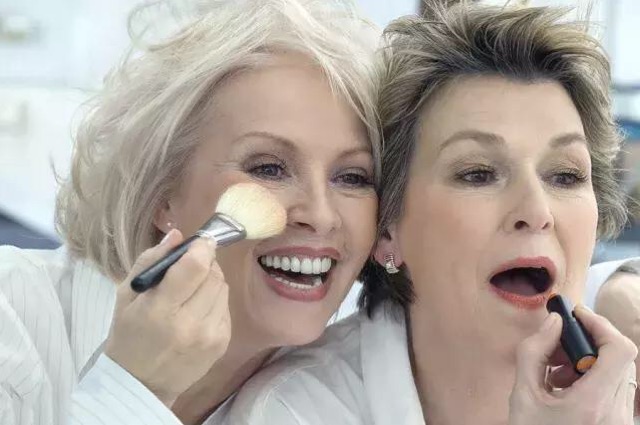 女人护肤不可缺少,什么护肤品适合30岁左右用