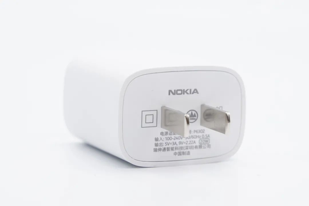 iphone13到底该不该买原装充电器,iphone13有没有充电器