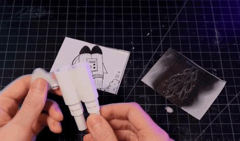 切碎可爱玩具再拼成鬼畜缝合怪，国外手工圈魔改创意大赛惊艳网友