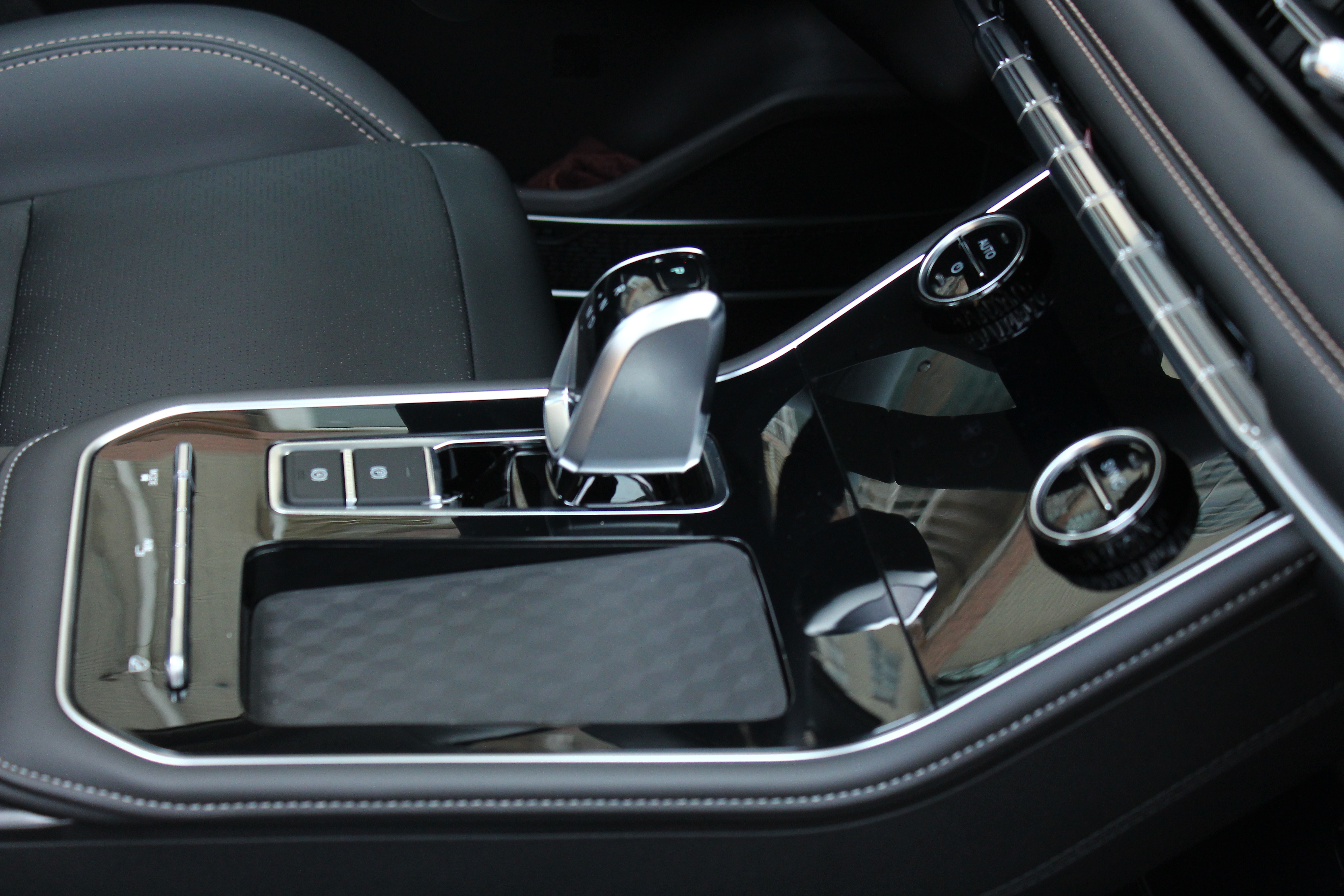 瑞虎8缺点有哪些,瑞虎8空间大吗