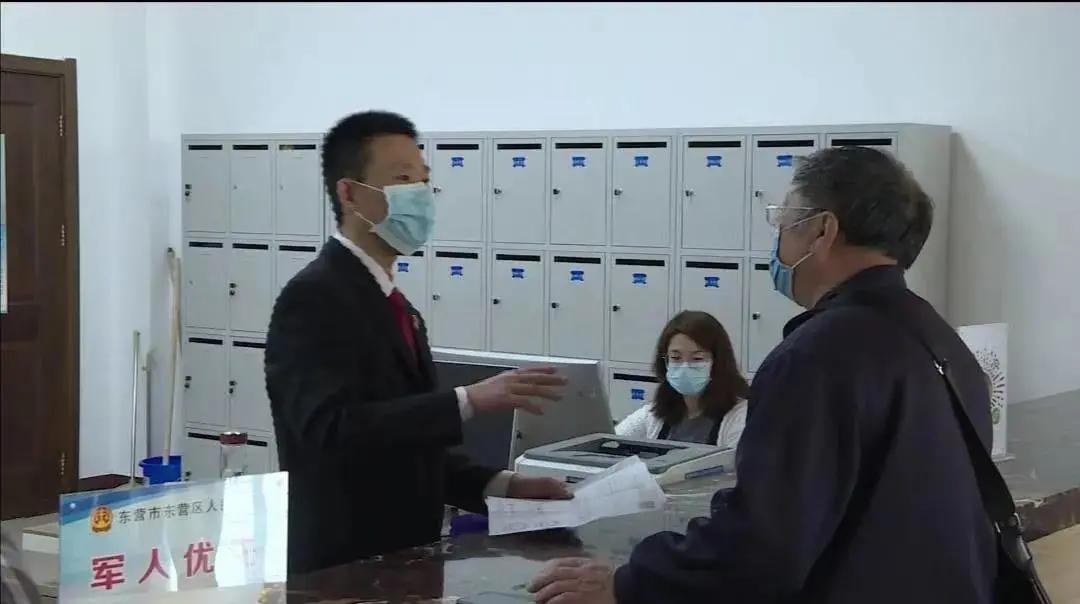 八一特辑｜从“橄榄绿”到“法袍黑”的华丽转变