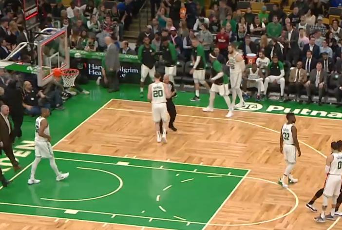 真不愿意和韦德交换球衣？欧文赛后早已离场，韦德看起来挺失望