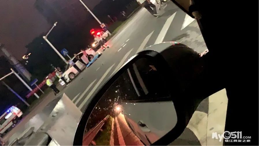 江苏两车相撞4人当场被撞飞,江苏三车相撞一人当场死亡