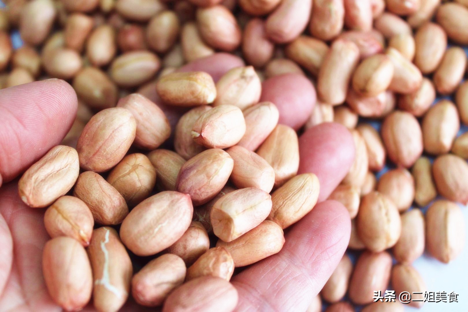 花生保存不当会造成哪种毒素,花生一般放多久会发霉