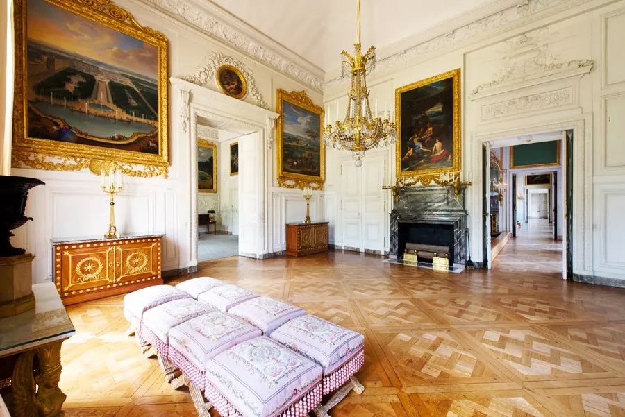 穿粉色就是娘娘腔？让小李子和猫王告诉你什么叫“油而不腻”