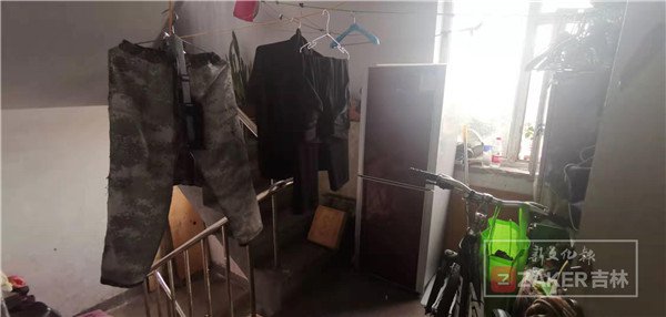 居民楼道里养鸡鸭,邻居愁坏居民