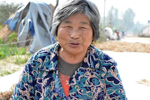 超过60岁的人为什么脸上会长斑,人不到60岁脸为什么长老年斑