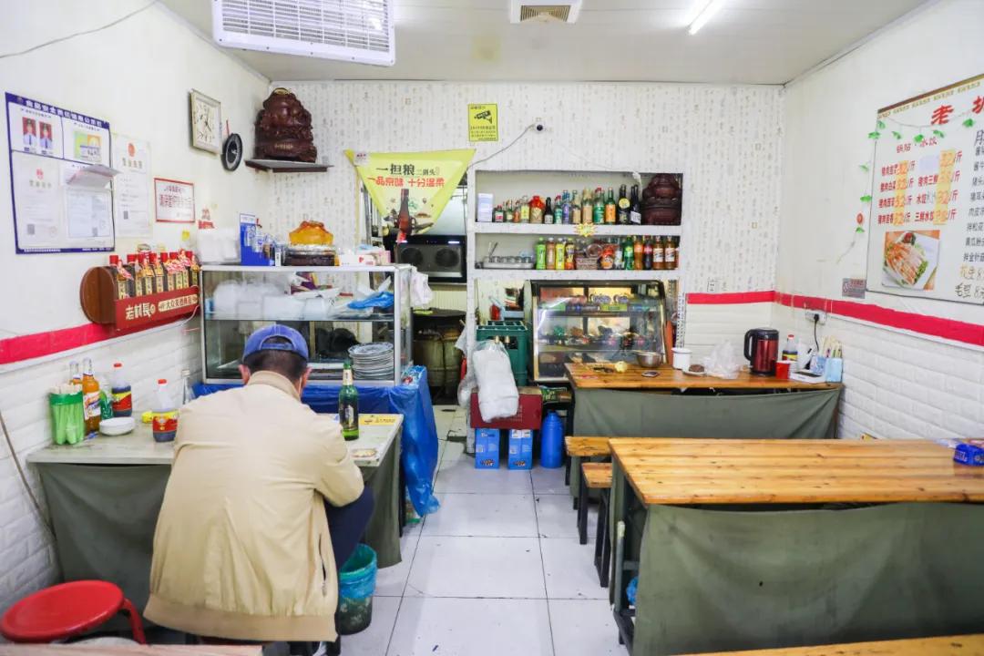 锅贴饺子四新道店,上海闵行开了几十年的锅贴店