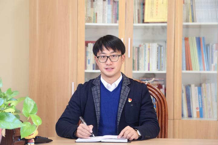 校长对全体师生提出新学期的希望,十位校长新年愿望