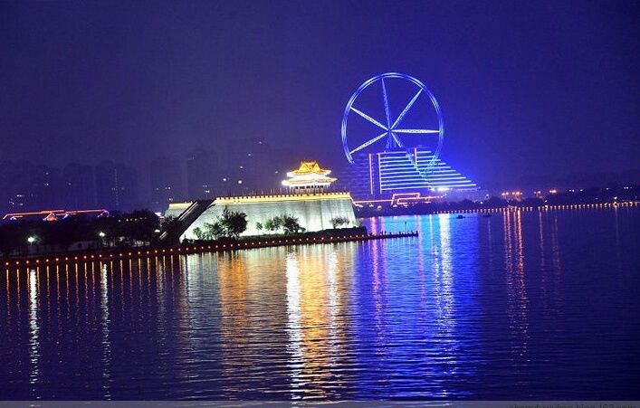 水城之眼摩天轮夜景,东昌湖水城之眼摩天轮