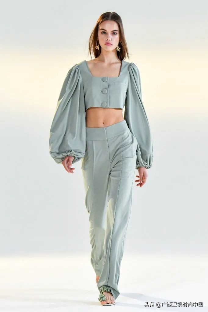 穿搭高级感冷淡风职场,冷酷风穿搭职场