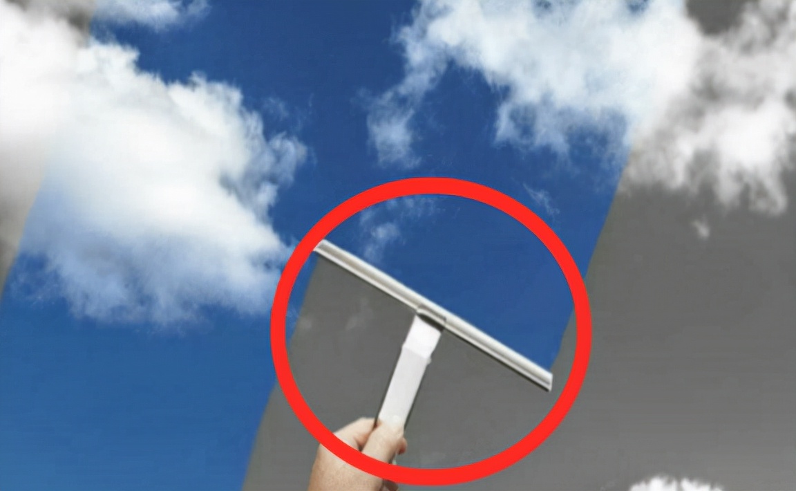 眼睛前面有黑点怎么回事,为什么眼睛前面总觉得有黑点晃动