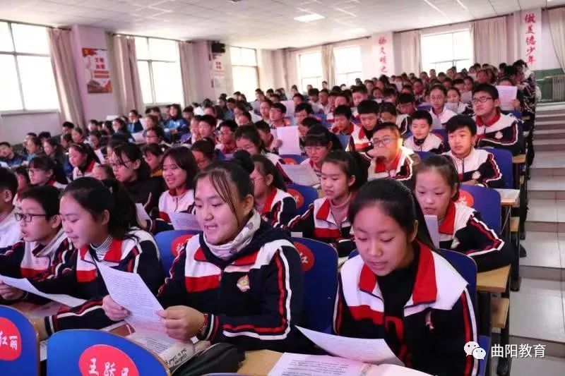 作家进校园活动展板,作家进小学文学社团参观活动