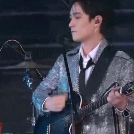 朱一龙还原魔方,4阶魔方朱一龙