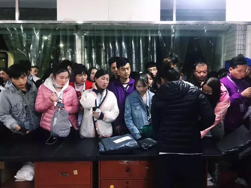 “包邮区”最大的快递驿站:昆山苹果代工厂百万包裹里的万种人生