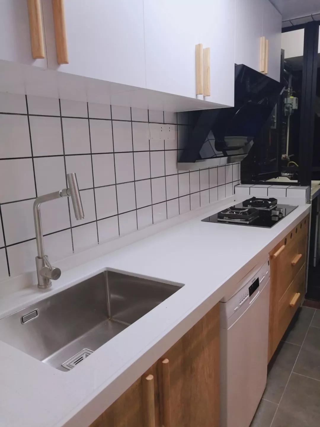 厨房台面什么颜色耐用好看,厨房台面哪种材料最耐脏