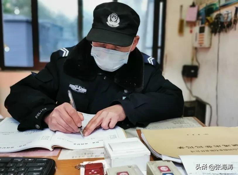 物业人坚守一线岗位,湖北宜昌市西陵物业