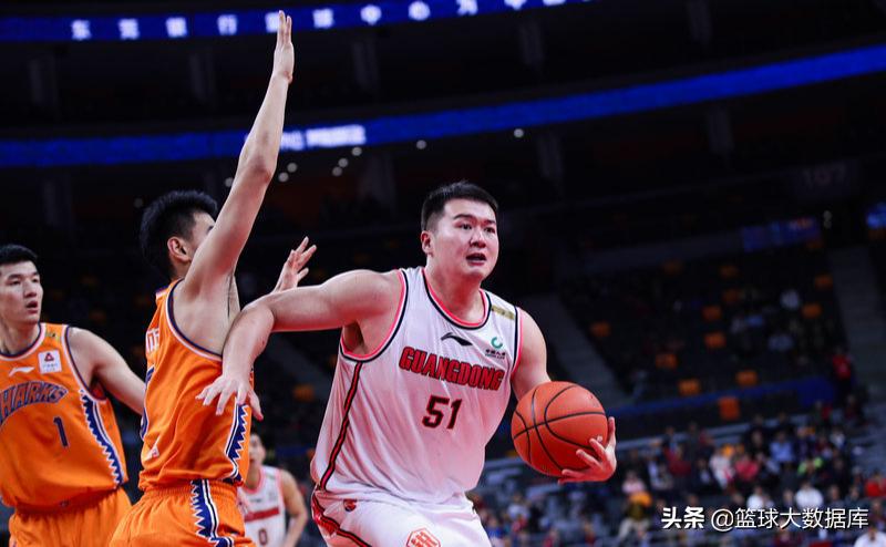他成广东队最该被弃用之人！杜锋要认清形势，周鹏接班人需要机会