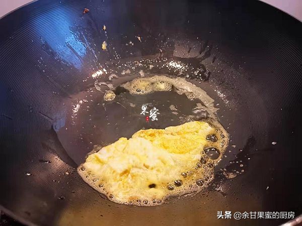 热乎乎的一碗酸辣米粉汤,好吃米粉汤