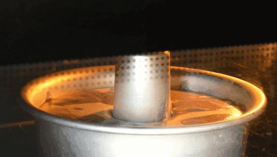 简单蛋糕做法不用牛奶和低筋面粉,1斤面粉加多少鸡蛋和牛奶做蛋糕