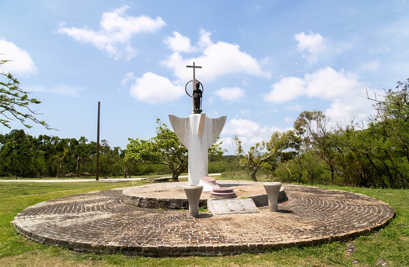 白本护照美国旅游免签,白本护照过境免签新加坡