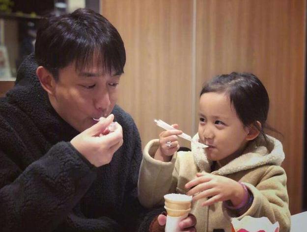 黄磊二女儿近况,黄磊二女儿去医院