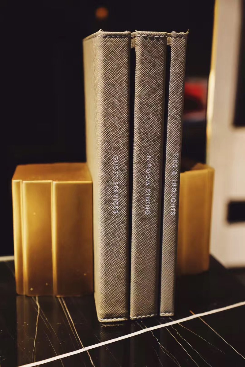 住进这座香港潮牌酒店，像是完成了一趟艺术旅行