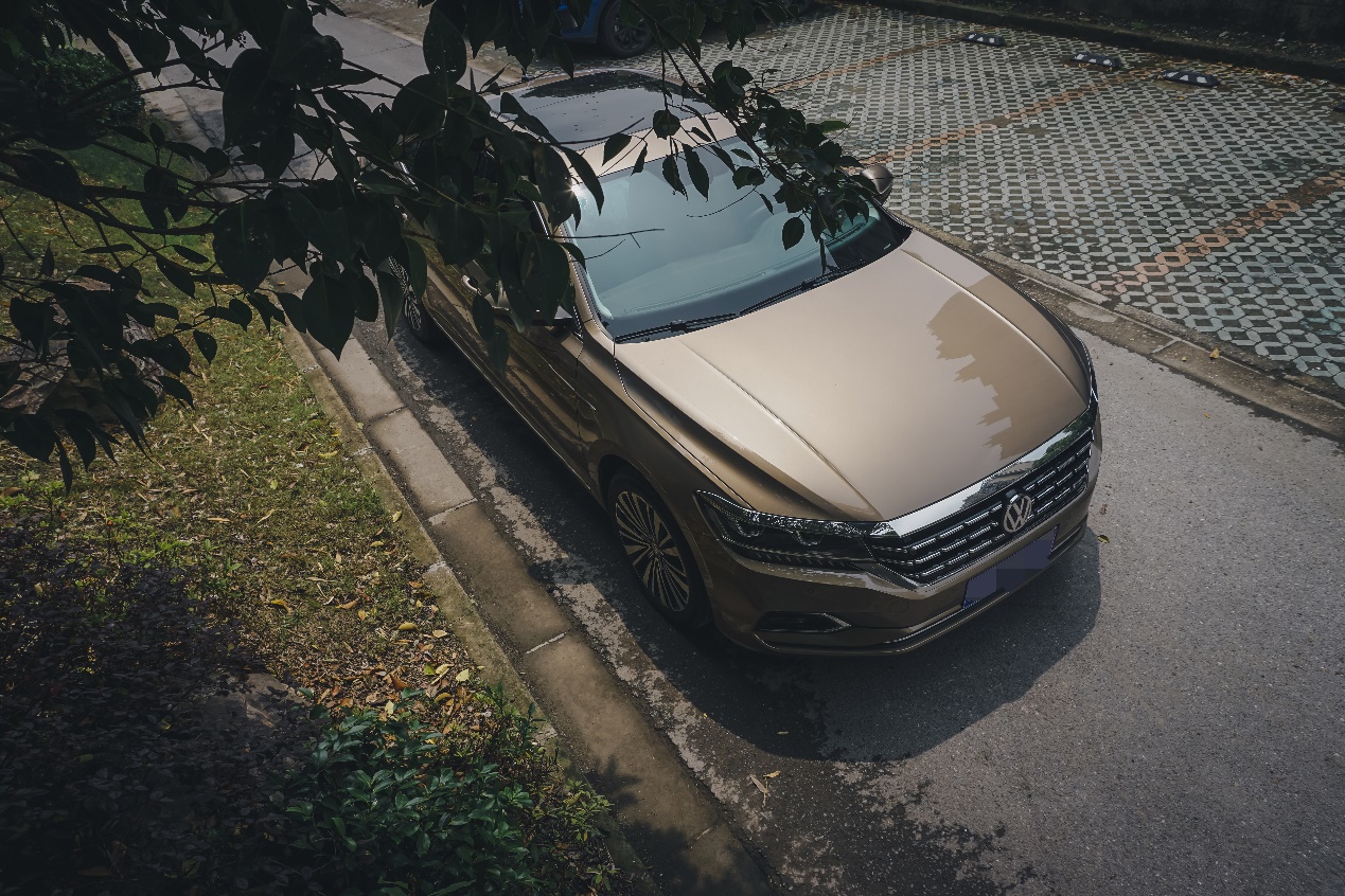 帕萨特车主10万用车真实感受,花20万买雪铁龙c6的车主