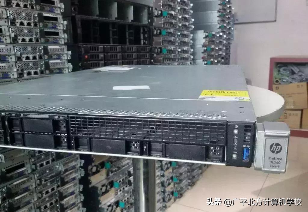 服务器是硬件还是软件,服务器是什么子系统