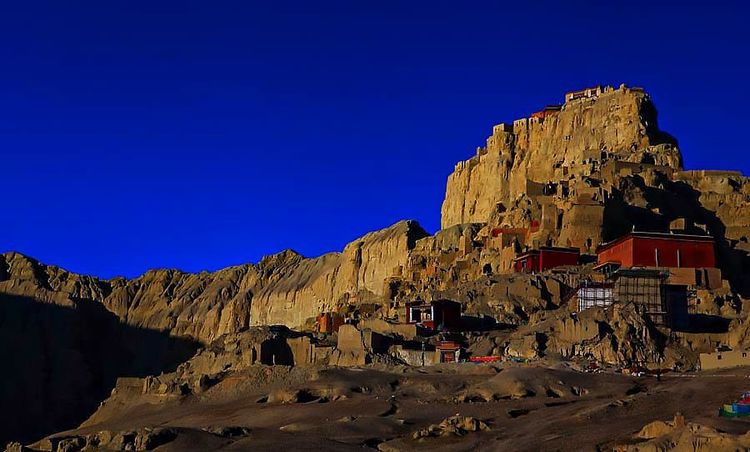 阿里大北线之穿行 (走过大北线的阿里巴巴)