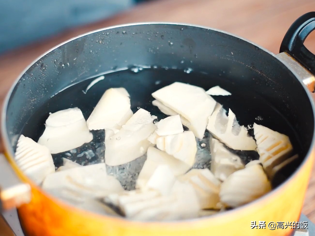 春笋是冷水焯还是热水焯,春笋的家常做法春笋焯水后怎么放