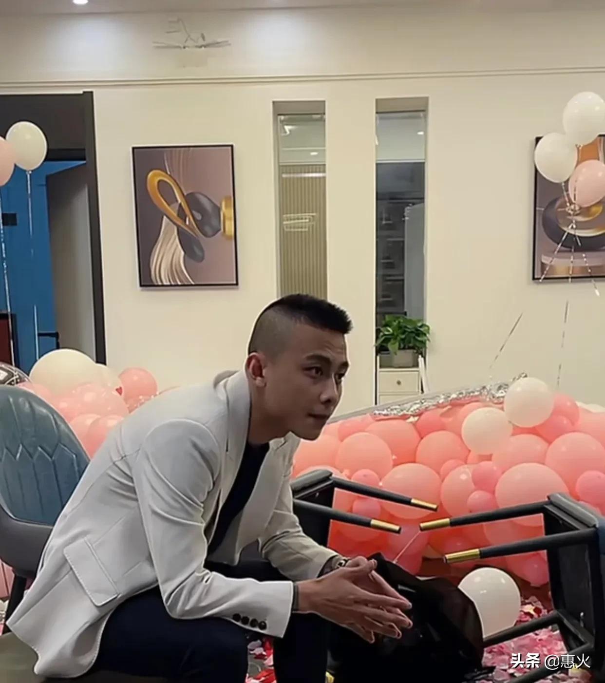 洋洋洋精神小伙,mj洋洋洋怎么走红的