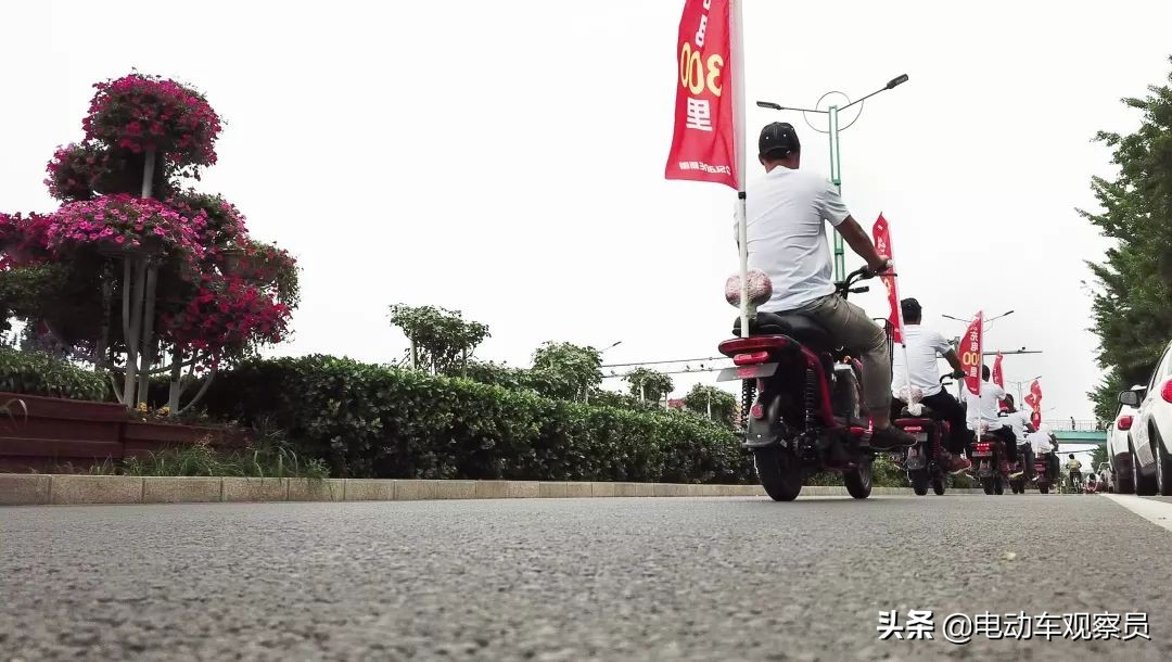 一次充电跑300里路,一次充电续航30万公里