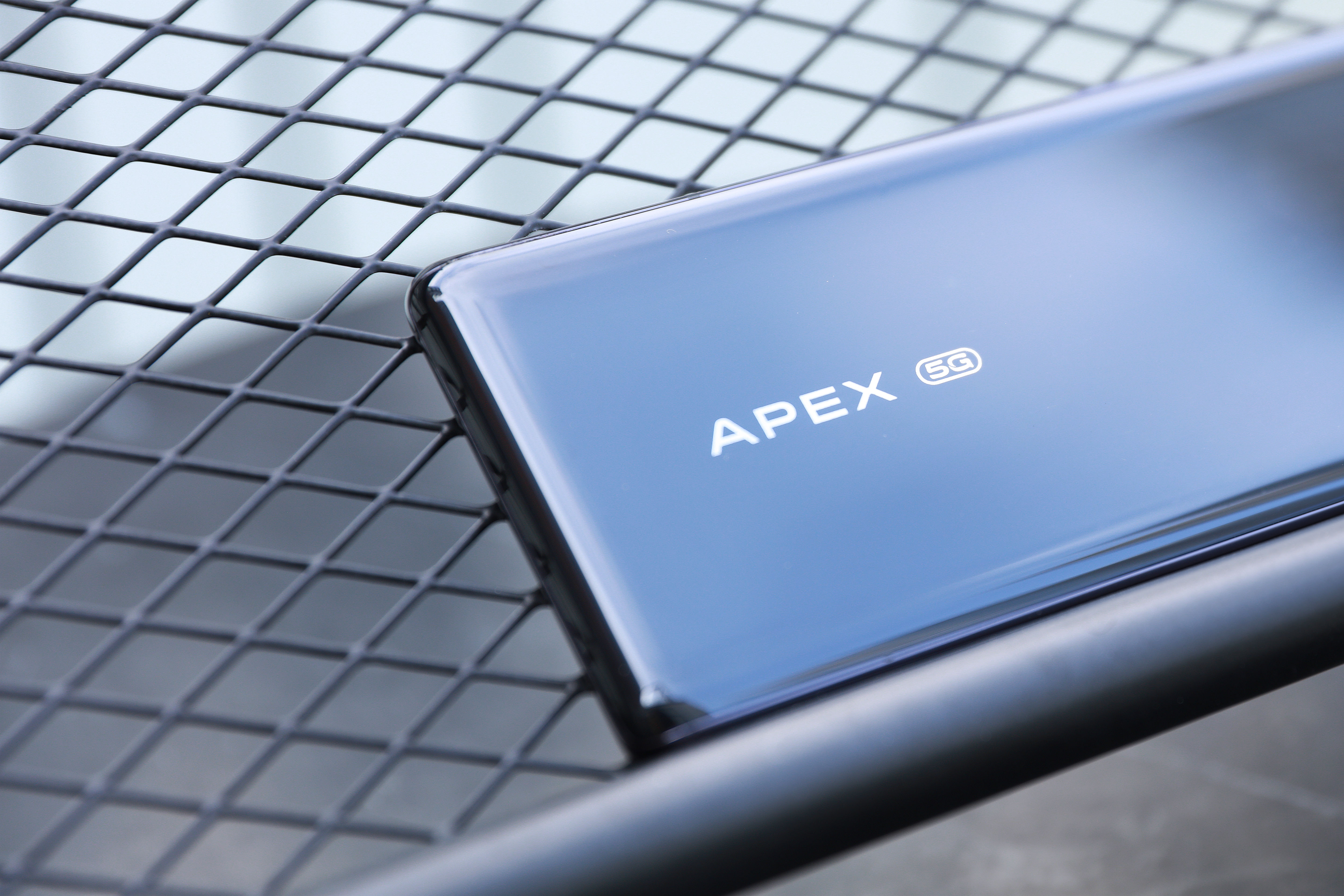 把云台融入到手机里,把云台装到手机里面