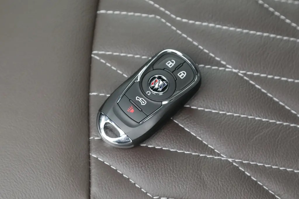 别克gl8es陆尊钥匙感应区,别克gl8改中央扶手感应不到车钥匙