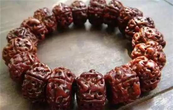 金刚菩提盘黑了怎么办,金刚菩提手串盘黑了如何补救