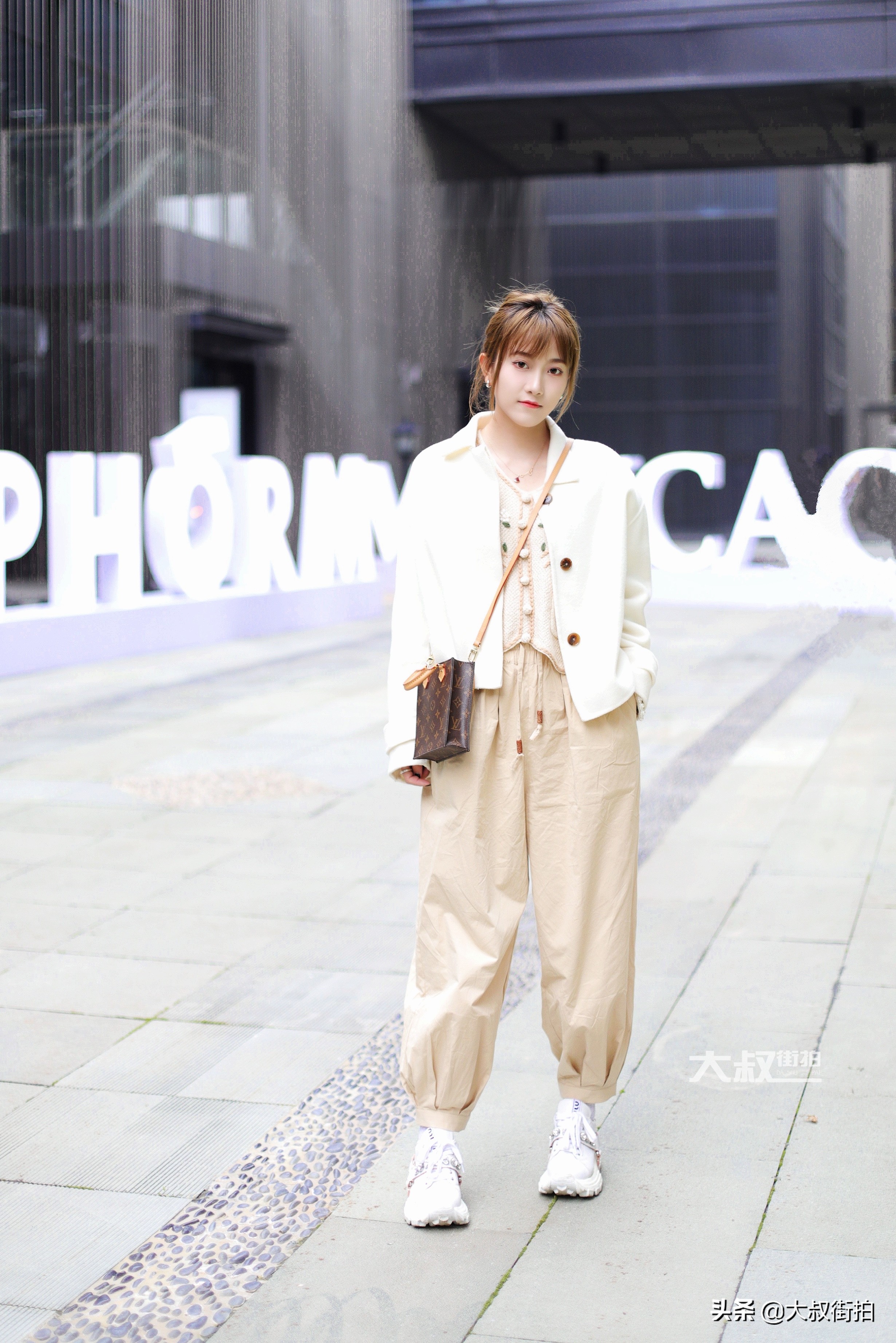 网红型男大叔街拍,大叔走秀视频网红