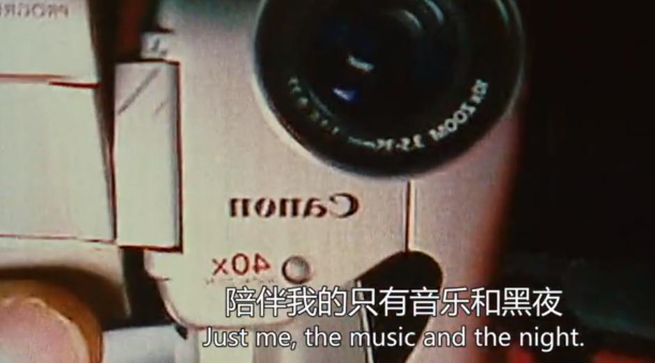 又渴又疼！手臂被石头卡住五天五夜？这部电影告诉你如何断臂求生