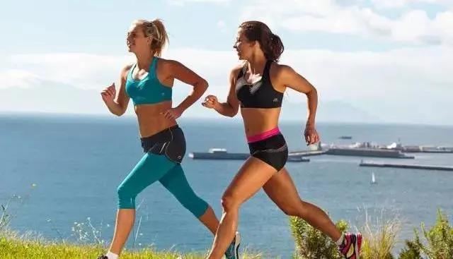 运动前压腿热身怎么样才不伤膝盖,运动前需要知道什么事