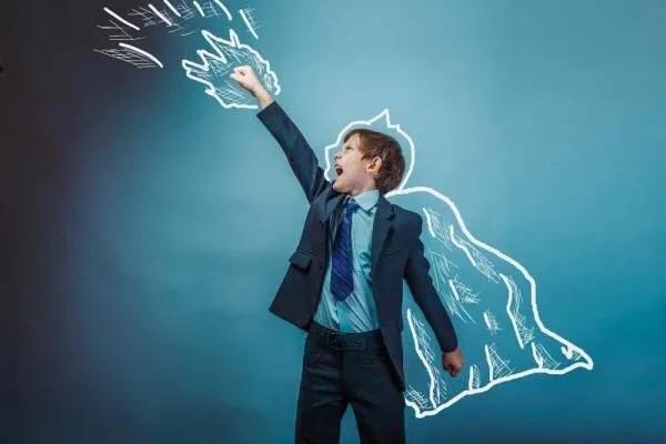 二年级小学生英语自我介绍视频,二年级作文自我介绍200字