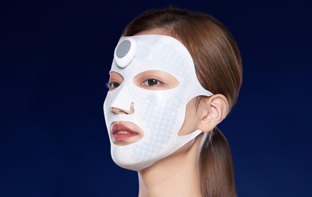 她给粉丝推荐几十块钱的平价产品，浴室里用的却是万元面霜？