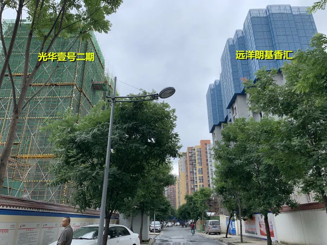 成都这4条“神奇”的街：新房门对门，凭啥最高能便宜1.3万/㎡！