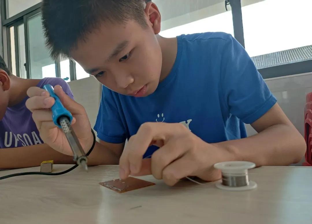 初中生的科技热情怎么点燃？位于大湾区的这所学校开设了这门课