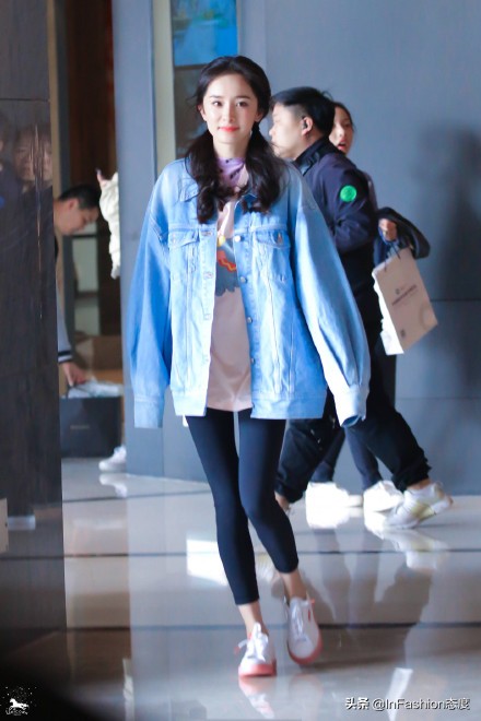 杨幂进入收获期,杨幂早春出街