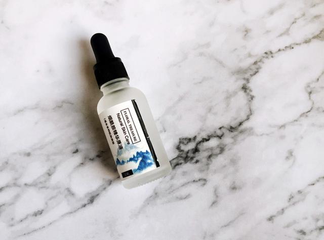 改善暗沉提亮肤色精华液,去暗黄补水精华提亮肤色