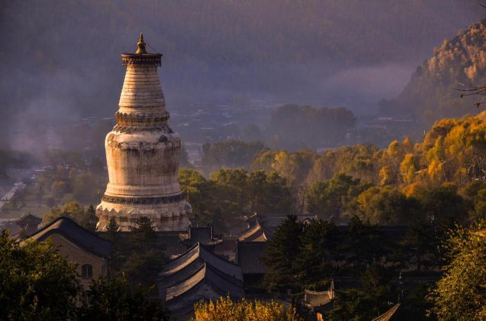 五台山最应该去的几个寺院,去五台山朝拜必须去哪几个庙